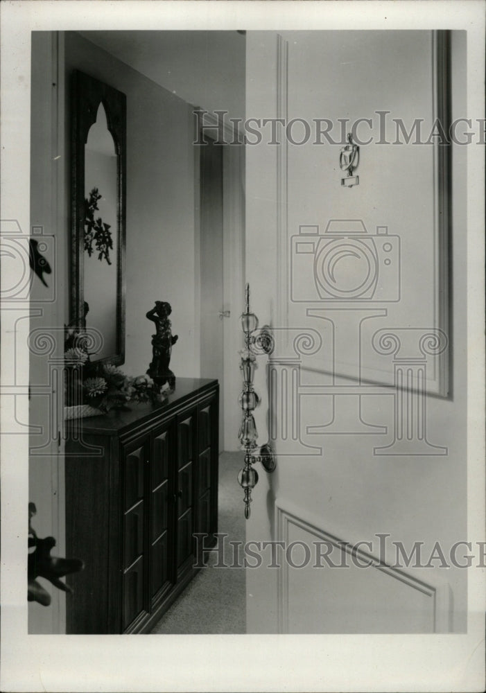 1968 Press Photo Brass Crystal Door Pull Burr Ridge - RRW74035 - Historic Images