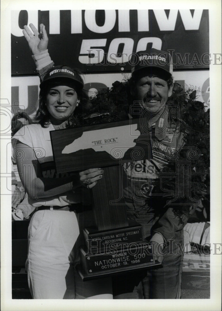 1986 Press Photo Neil Bonnett American NASCAR Driver - RRW74111 - Historic Images