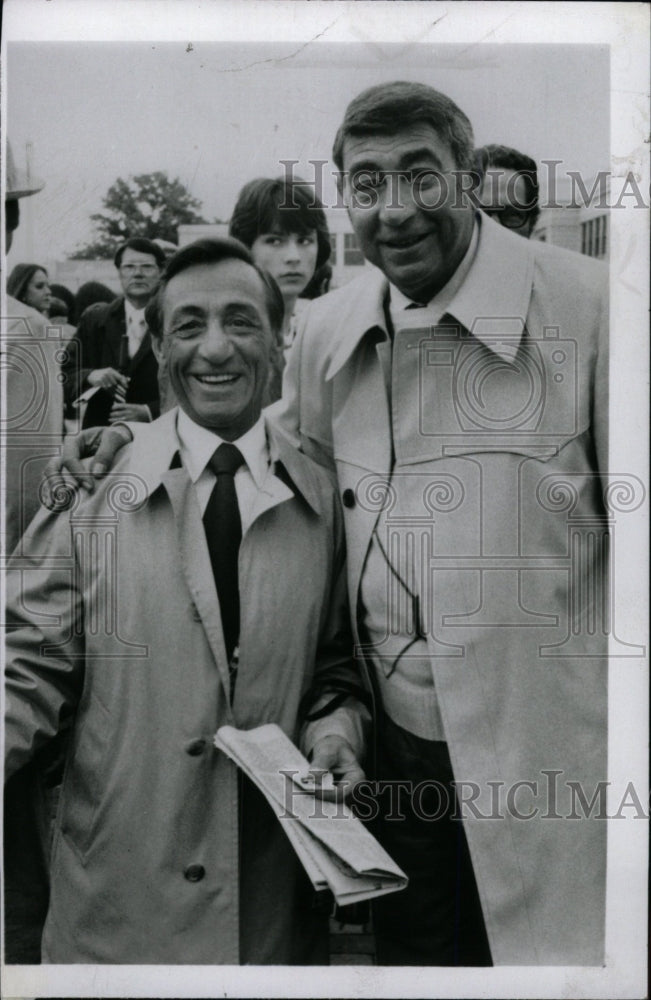 1981 Press Photo Eddie Arcaro Howard Cosell Commentator - RRW74113 - Historic Images