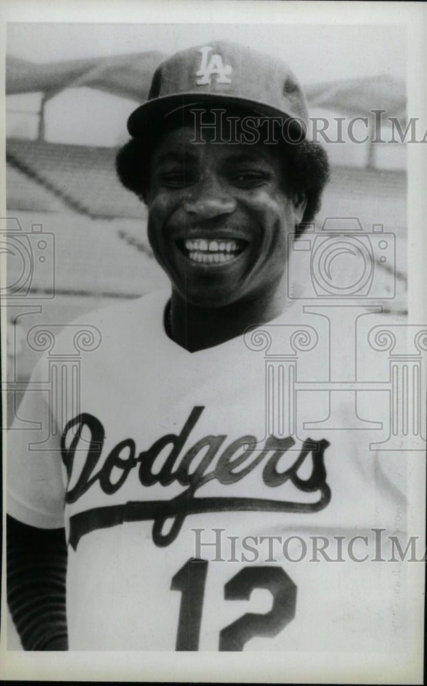 1982 Press Photo Dutsy Baker Los Angeles Dodgers Hitler - RRW74155 - Historic Images