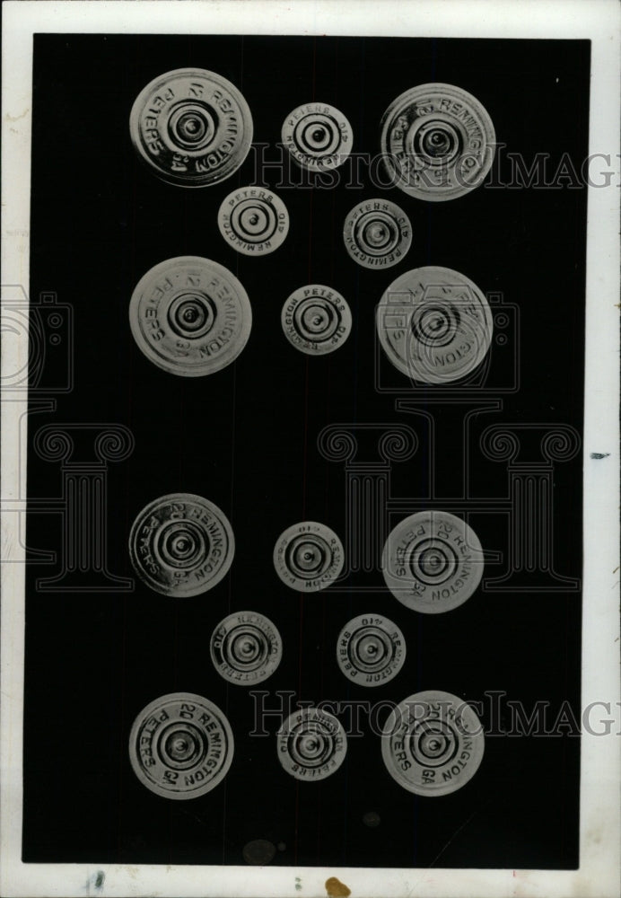 1970 Press Photo Shotgun shells snake Sport Coats Runs - RRW74551 - Historic Images