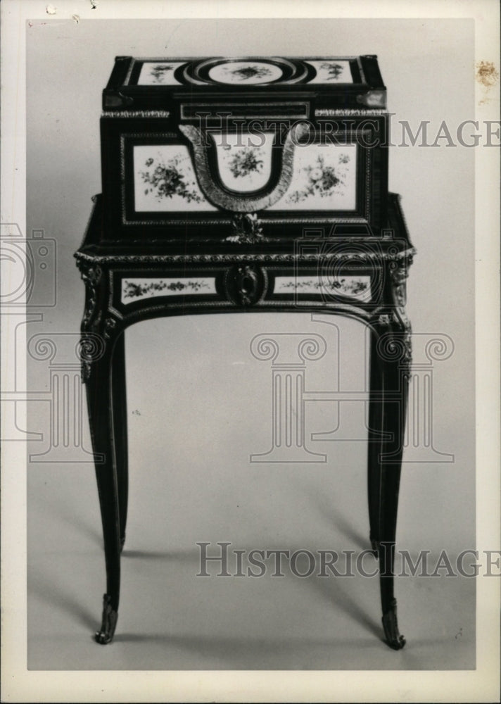 1992 Press Photo Antique Jewel Casket Marie France - RRW74559 - Historic Images