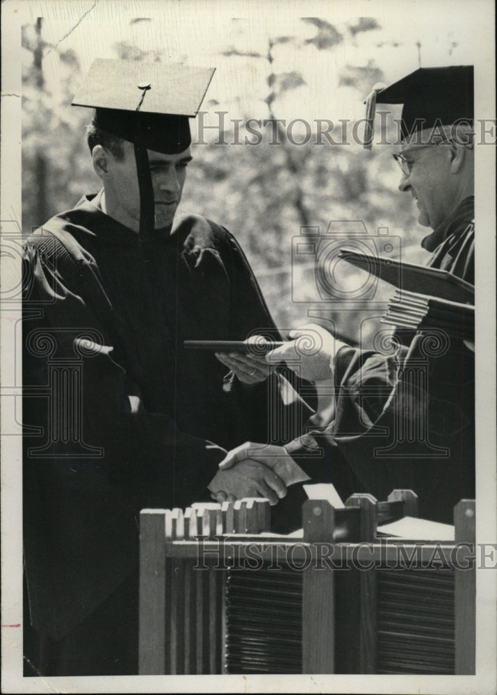 1969 Press Photo William G. Diehl received a bachelor d - RRW74603 - Historic Images