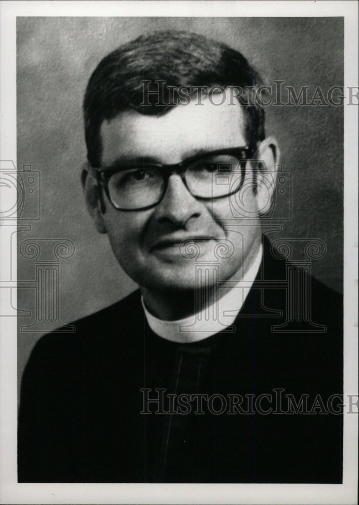 1990 Press Photo William Wiedrich Suffragan bishop - RRW74633 - Historic Images