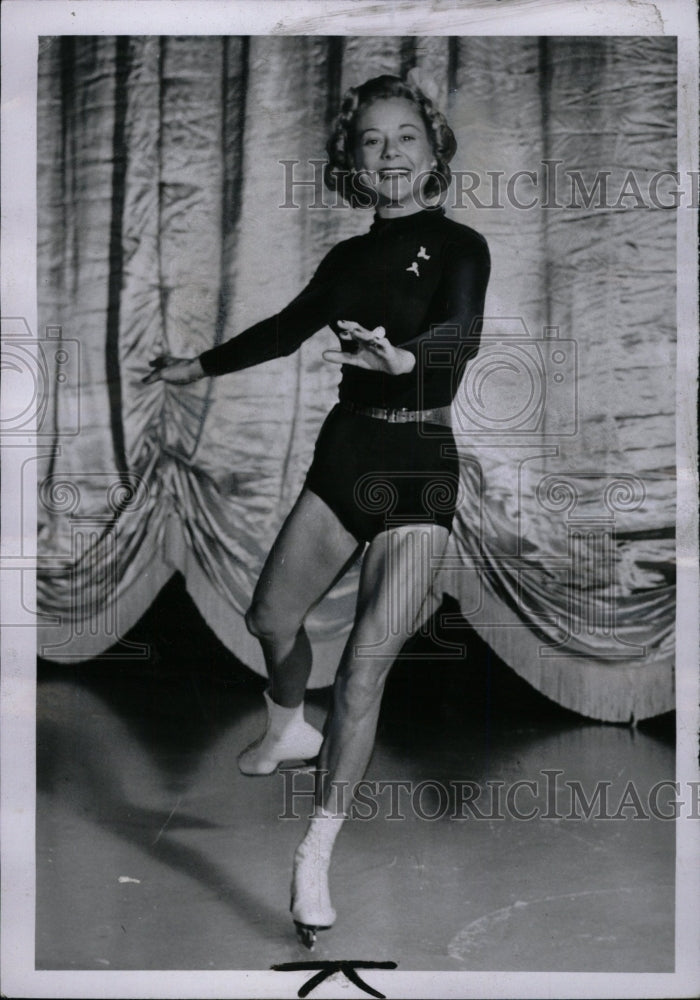 1952 Press Photo Sonja Henie ice skater - RRW74689 - Historic Images