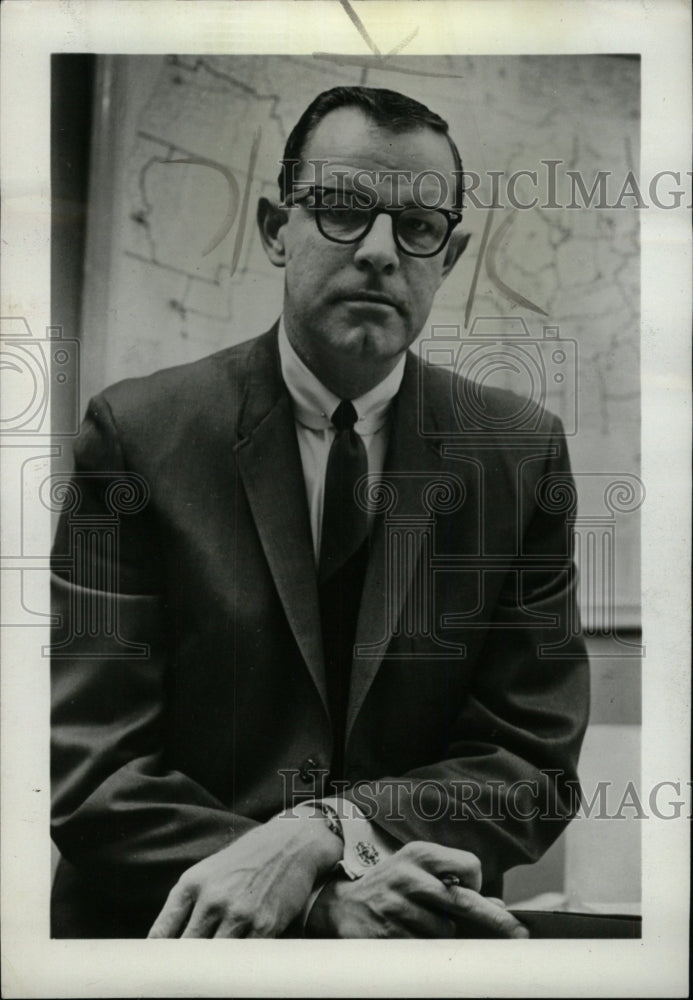 1963 Press Photo Robert wiering Newspaper Division - RRW74729 - Historic Images