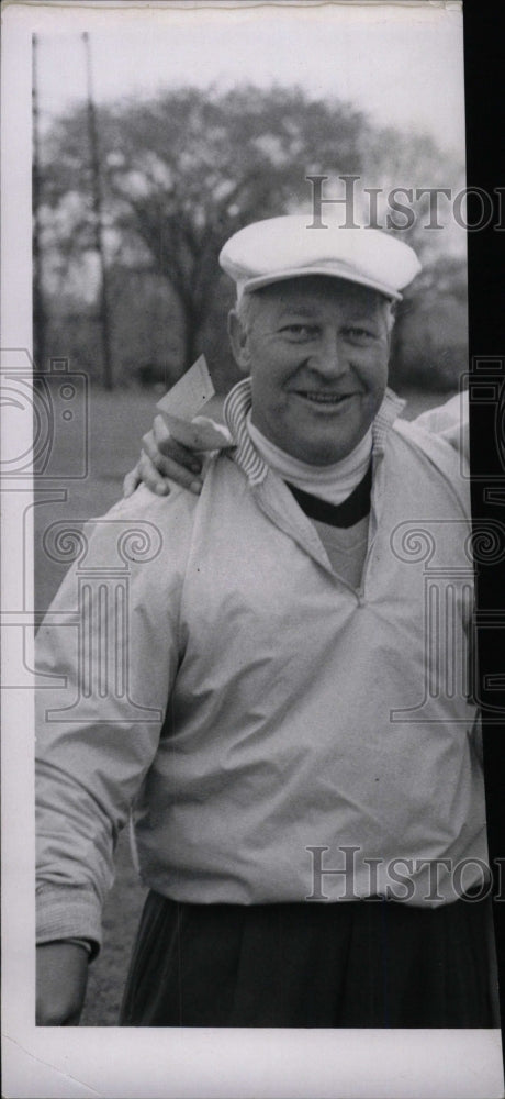 1957 Press Photo Warren Orlick Tam Shanter Professor - RRW74913 - Historic Images