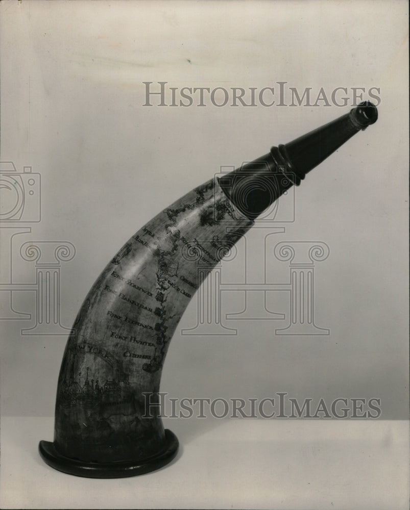 1969 Press Photo Powder Horns were of two sorts - RRW75013 - Historic Images