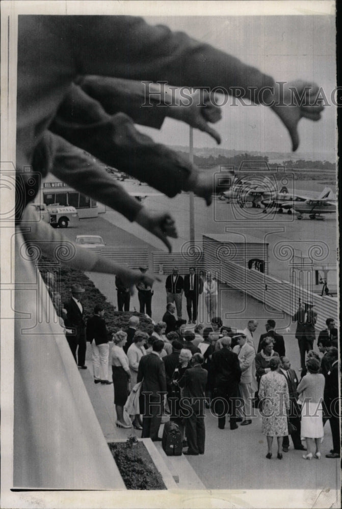 1963 Press Photo United Nations delegates thumb country - RRW75029 - Historic Images