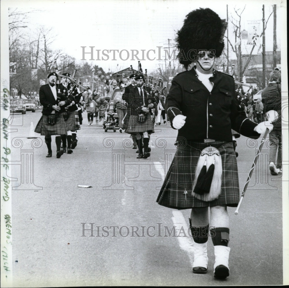 1995 Press Photo Parade Irish Festival Clare Michigan - RRW75089 - Historic Images