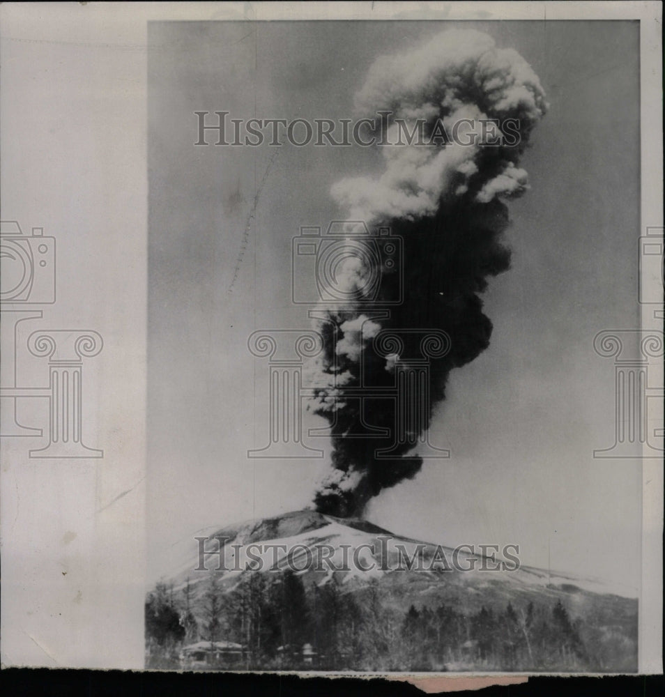 1958 Press Photo Assam volcano northwest Tokyo Japan - RRW75141 - Historic Images