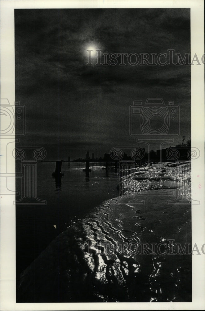 1980 Press Photo Montrose Haber lakefront frosty look - RRW75219 - Historic Images