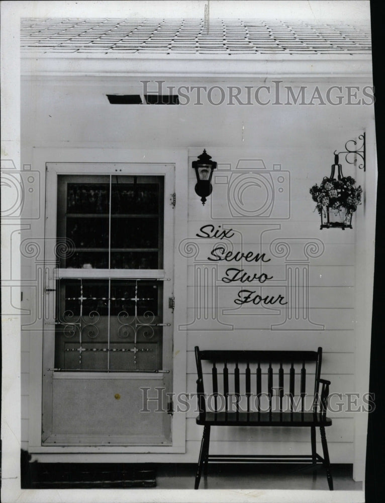 1968 Press Photo Script Letter Houe Polystyrene Nine - RRW75277 - Historic Images