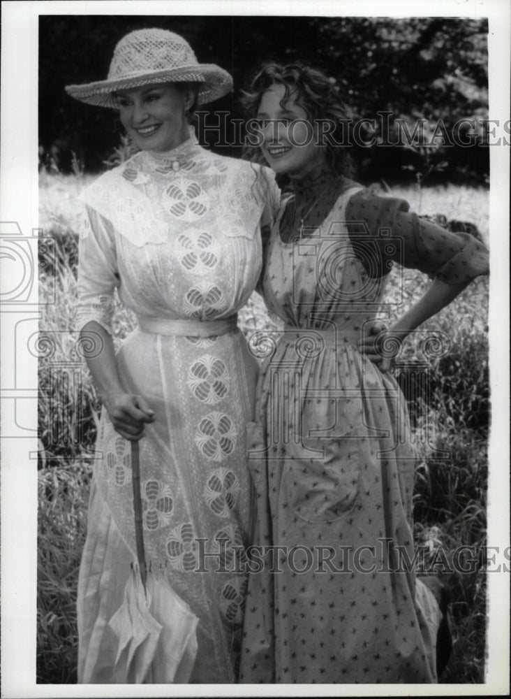 1992 Press Photo White Gown Hat Black Two Ladies Pose - RRW75309 - Historic Images