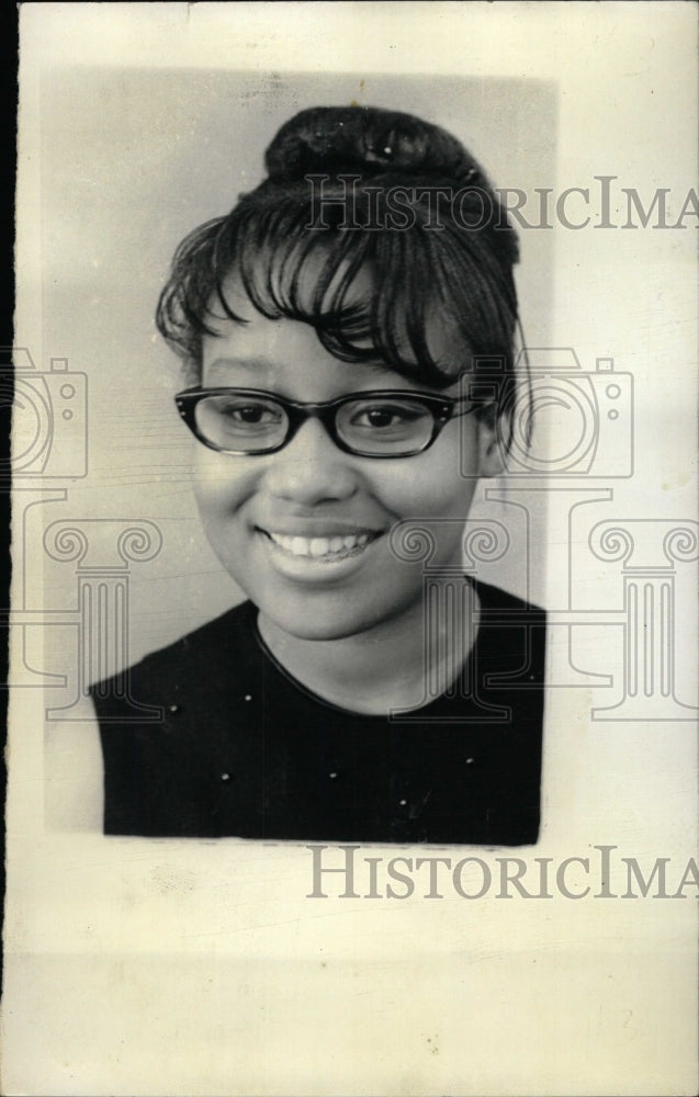 1966 Press Photo Beverly Powell Chicago Sandra Student - RRW75499 - Historic Images