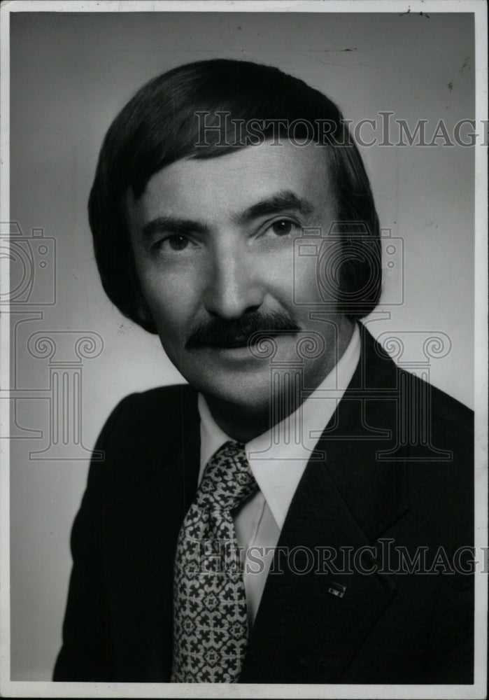 1982 Press Photo William Keith Politician - RRW75637 - Historic Images