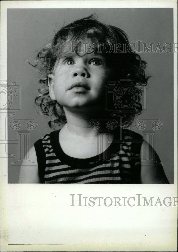 1984 Press Photo Simple Degree Soft Light Source Photo - RRW75933 - Historic Images