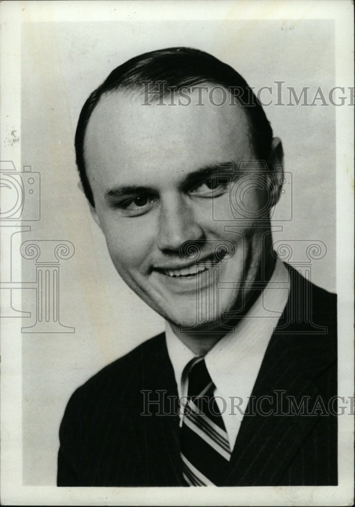 1972 Press Photo Jack J Shaughnessy,VP Fincl Rrlt Brd - RRW76125 - Historic Images
