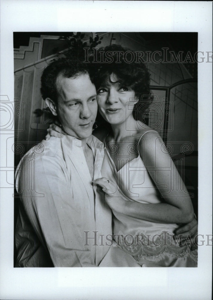 1986 Press Photo Jim Ortlieb and Lois Hall &quot;Sorrows of - RRW76199 - Historic Images