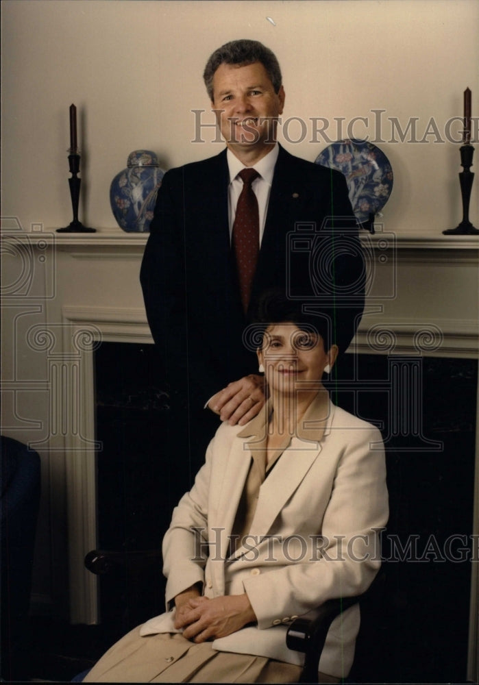 1989 Press Photo EMU President Dr William Shelton - RRW76515 - Historic Images