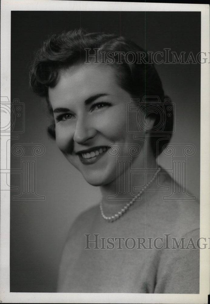 1957 Press Photo Patricia Sheedy Engaged to Bill Dineen - RRW76597 - Historic Images