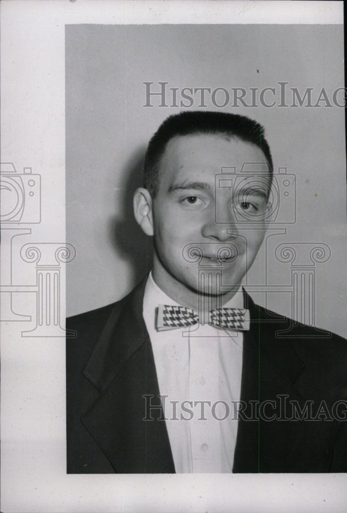 1953 Press Photo William Charette Navy Medal Honor - RRW76607 - Historic Images