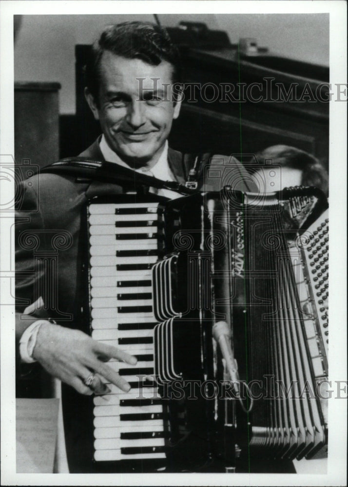 1994 Press Photo Myron Floren With Accordion Welk Show - RRW76683 - Historic Images