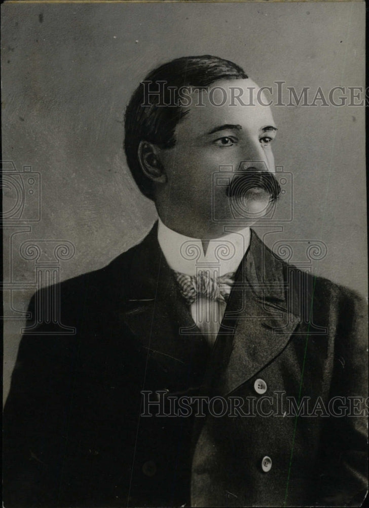 1919 Press Photo Portrait Of Mustached Man - RRW76917 - Historic Images