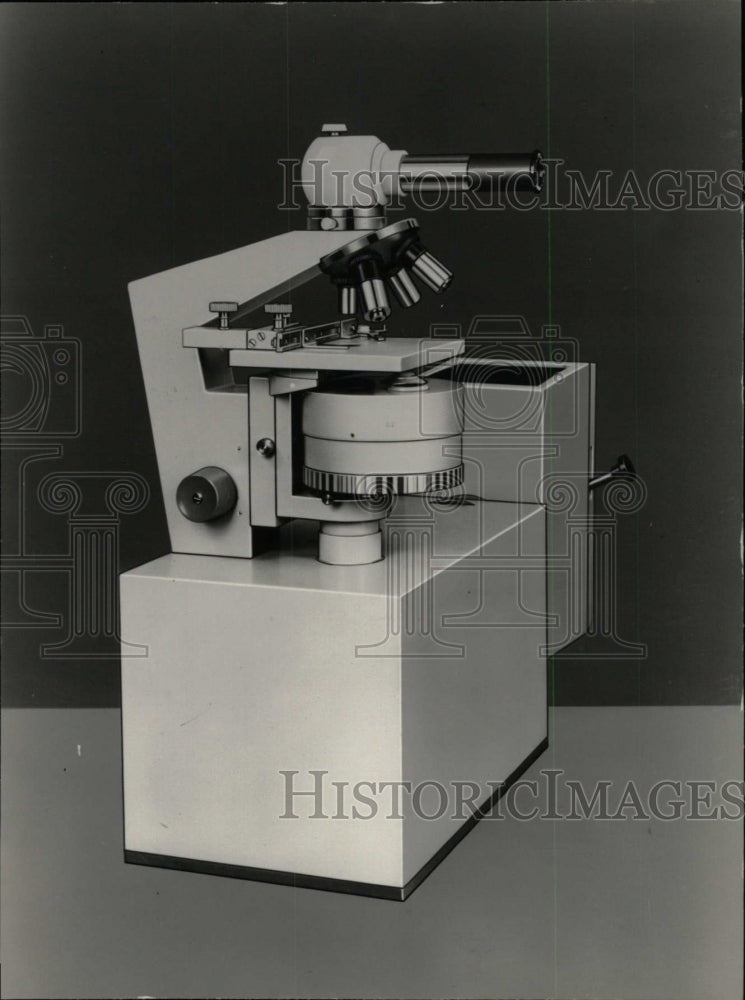 1969 Press Photo Micro Projection Instrument - RRW76981 - Historic Images