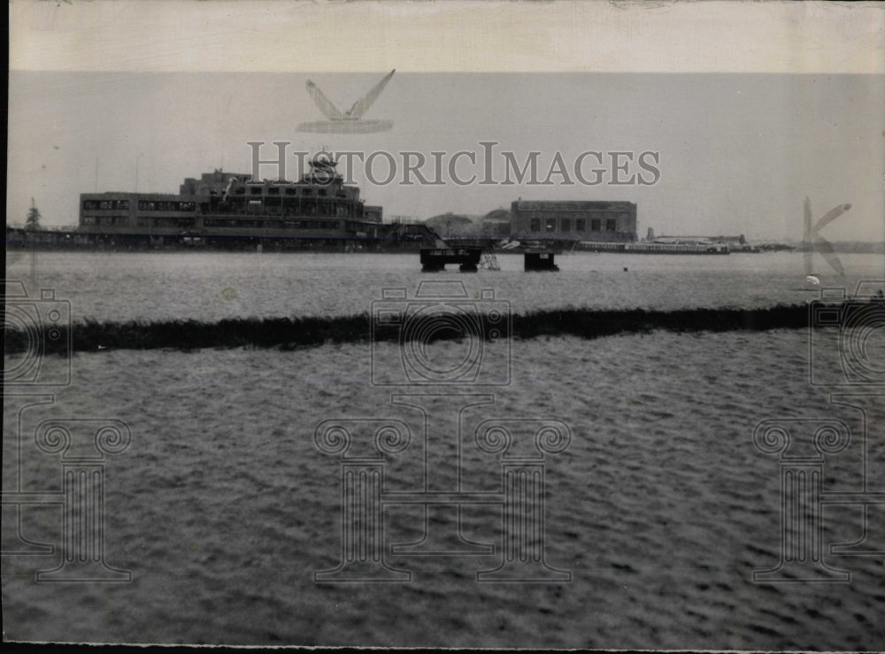 1954 Press Photo La Guardia Air Field Shut Down - RRW77057 - Historic Images