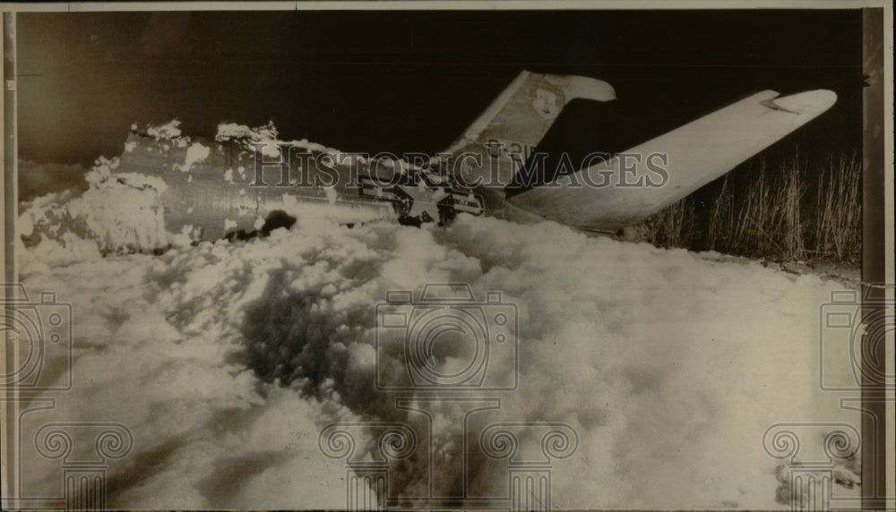 1975 Press Photo B-57 Bomber collision in dense fog - RRW77119 - Historic Images