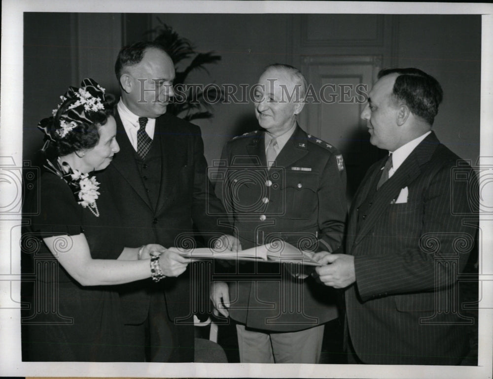 1945 Press Photo General Thomas Terry No Strike Pledge - RRW77279 - Historic Images