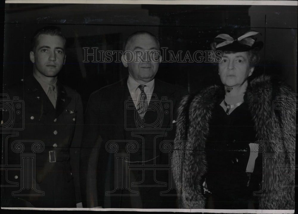 1945 Press Photo Ernest H. Gruening &amp; family - RRW77425 - Historic Images