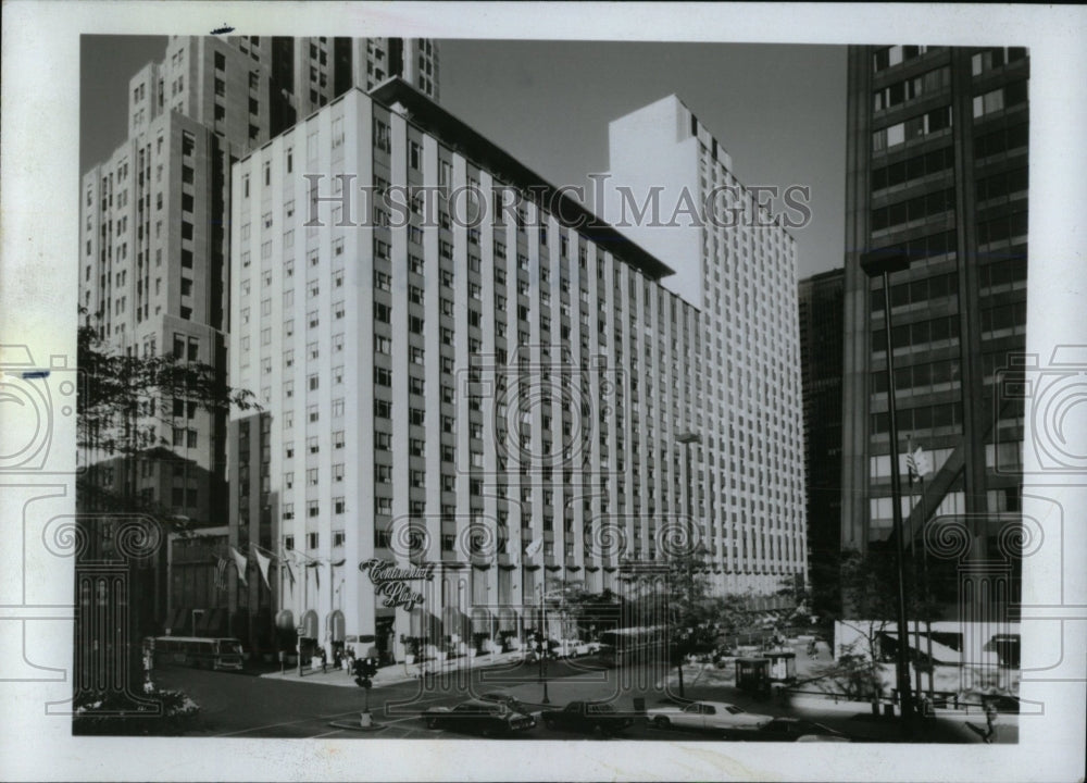 1978 Press Photo Continental Plaza Hotel Exterior - RRW77587 - Historic Images