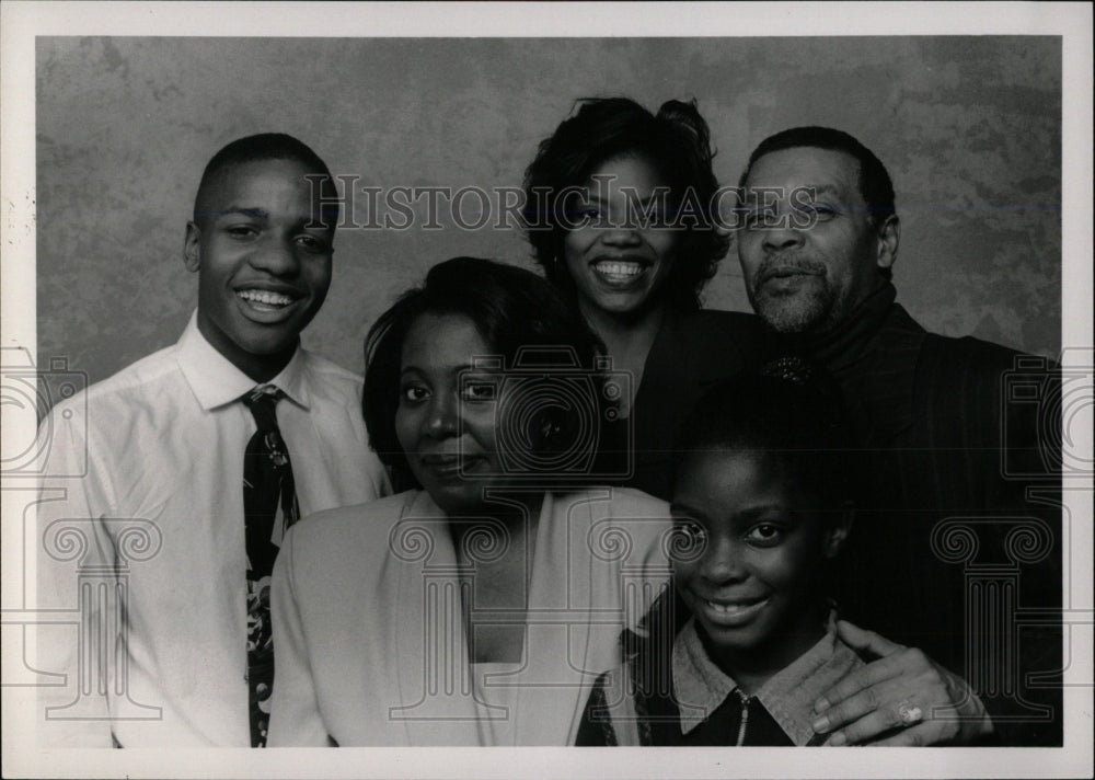 1996 Press Photo Urban Transition Loose Blossoms Play - RRW77629 - Historic Images