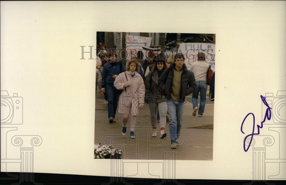 1987 Press Photo Central Michigan University Students - RRW77635 - Historic Images