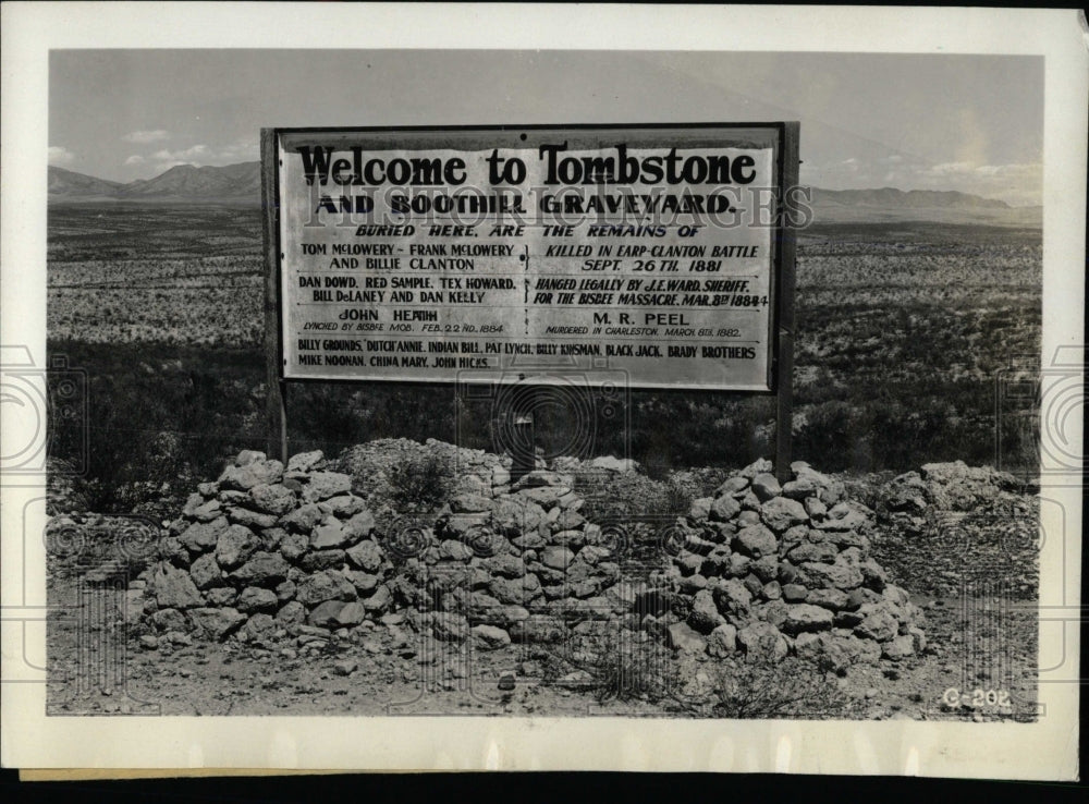 1938 Press Photo Boothill Cemetery Tourist Sign - RRW77665 - Historic Images