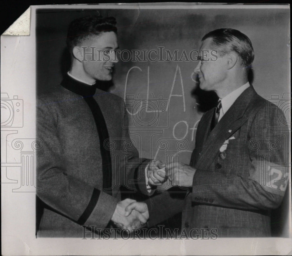 1948 Press Photo Hayt Vangdenberg Jr. and his dad. - RRW77779 - Historic Images