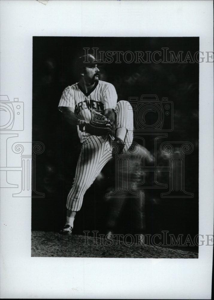 1982 Press Photo Brewers Pitcher Vuckovich Cy Young Win - RRW77835 - Historic Images