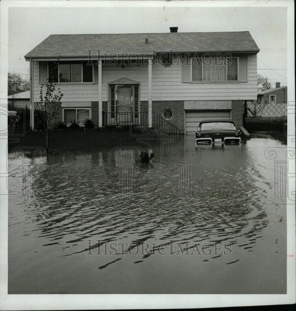 1966 Press Photo Flooding Illinois - RRW77841 - Historic Images