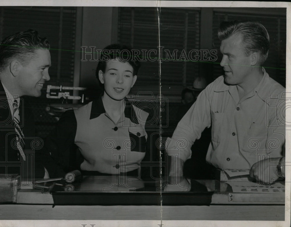 1947 Press Photo Socialites Socializing Patrick Roberts - RRW77867 - Historic Images