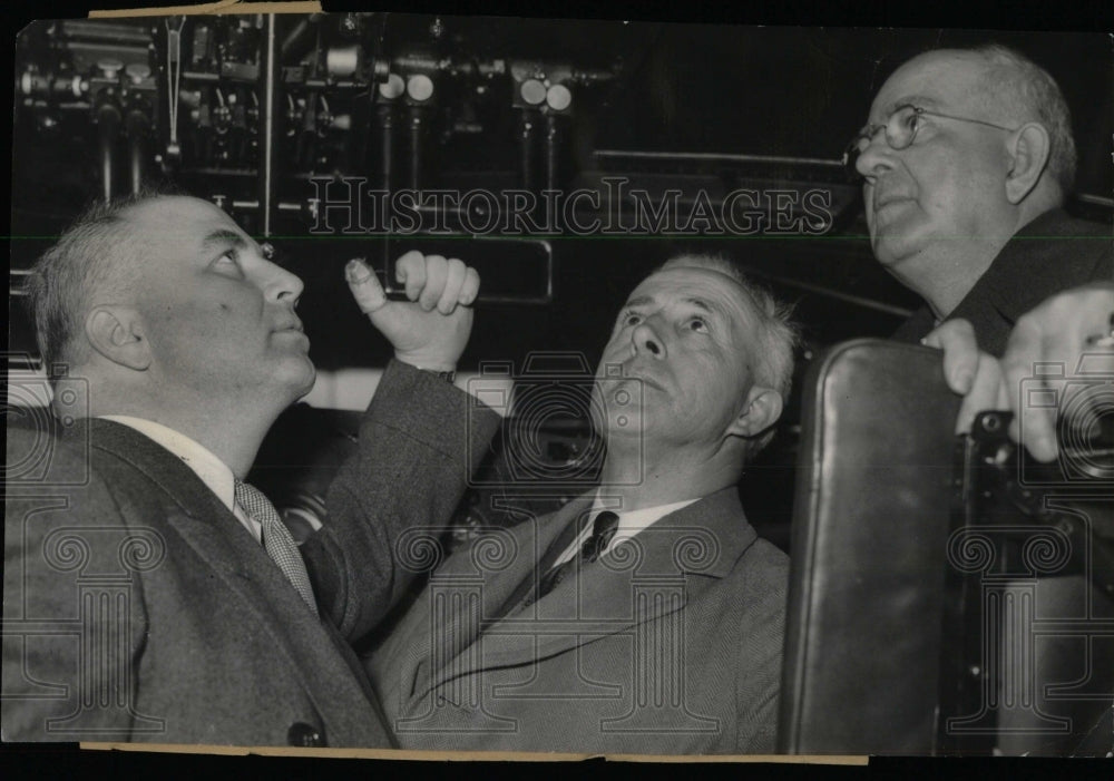 1955 Press Photo Naval Affairs Committee Inspect Plane - RRW77935 - Historic Images