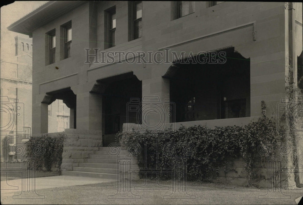 Charles J. Hughes House with Vines - RRW78015 - Historic Images