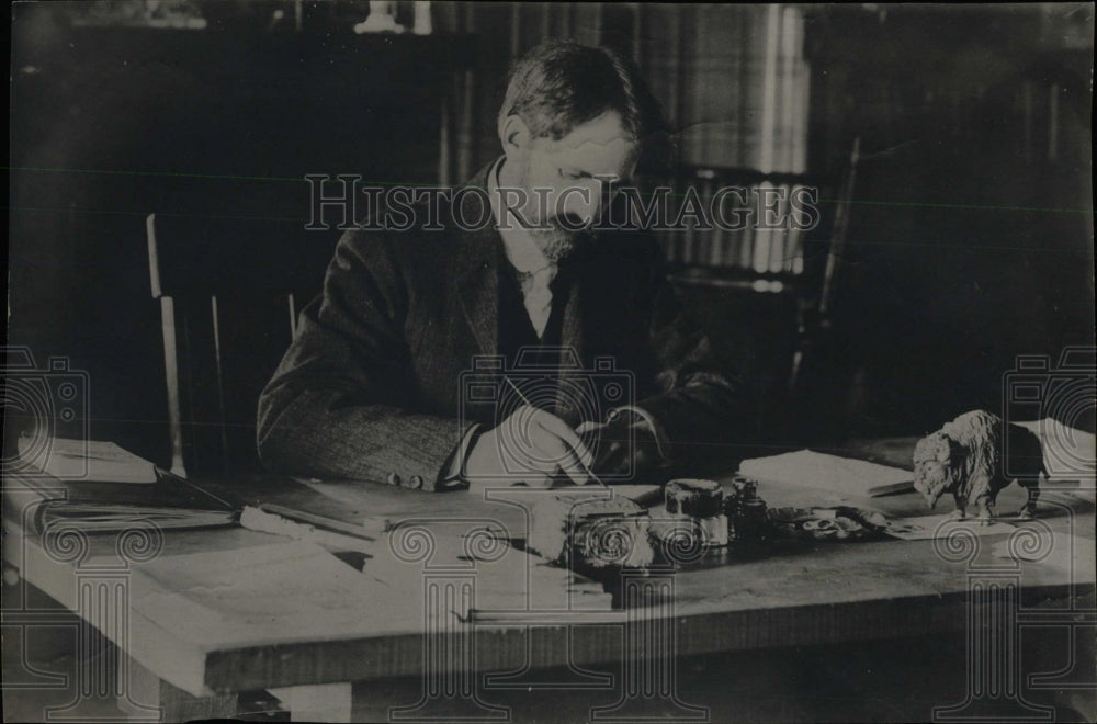 Press Photo Hamlin Garland American Novelist In Office - RRW78185 - Historic Images