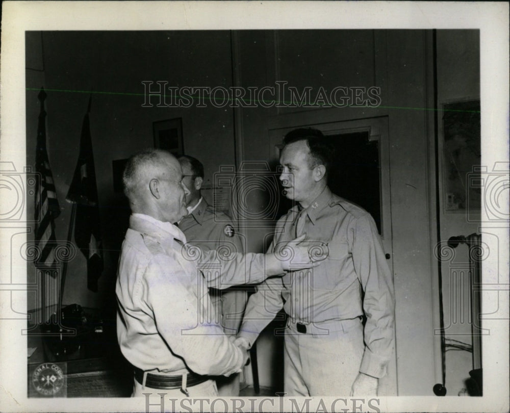 1956 Press Photo Lt. Gen. John Lee Colonel Tom Barratt - RRW78231 - Historic Images