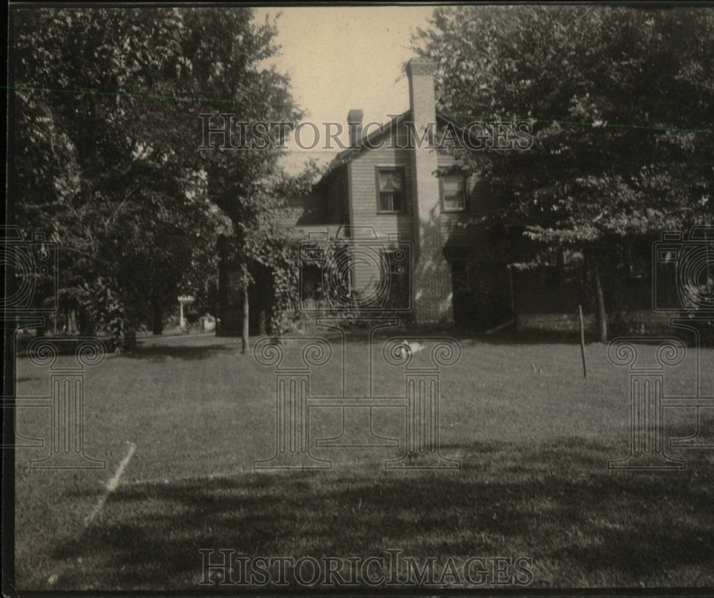 Press Photo Hamlin Garlands Home - RRW78245 - Historic Images