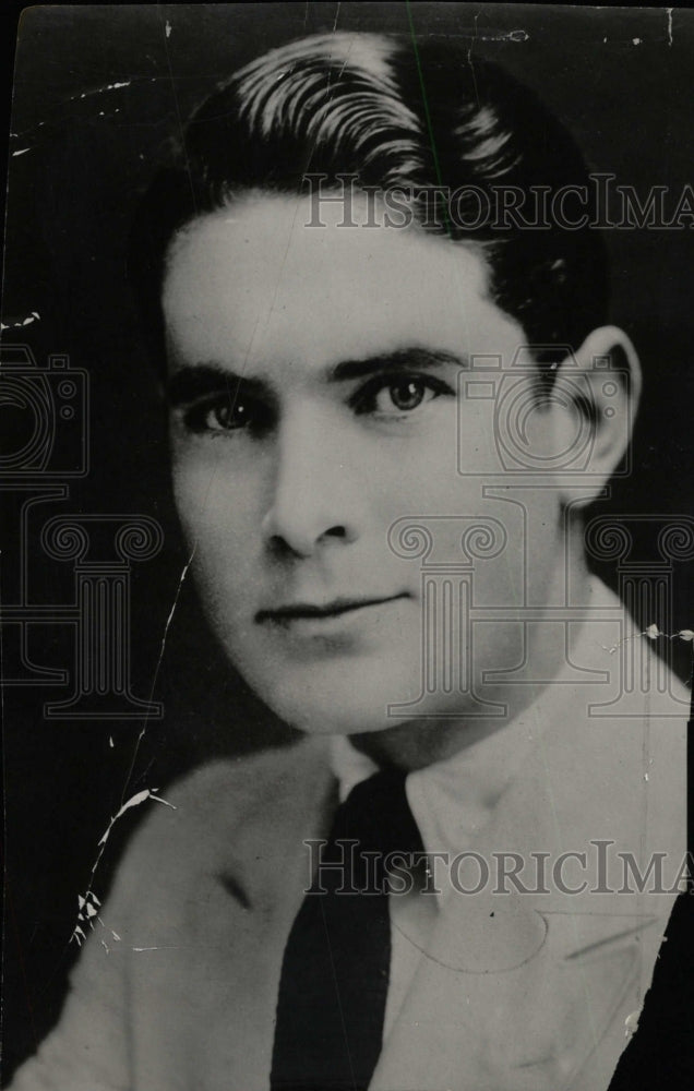 1928 Press Photo Silent Film Actor Lloyd Hughes - RRW78423 - Historic Images