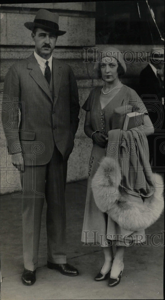 1936 Press Photo Paul Mayo Katherine Sutherland - RRW78973 - Historic Images