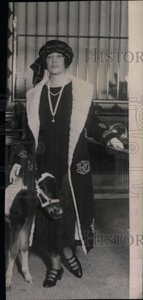 1921 Press Photo Mrs William Randolph Hearst - RRW79059 - Historic Images