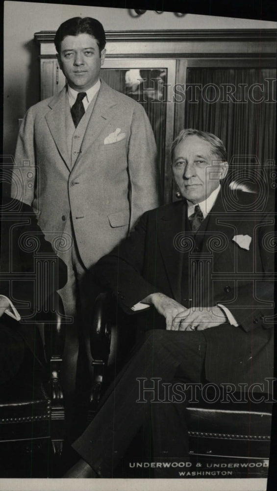 Press Photo Pennsylvania Orehon James Utah Person Pose - RRW79071 - Historic Images